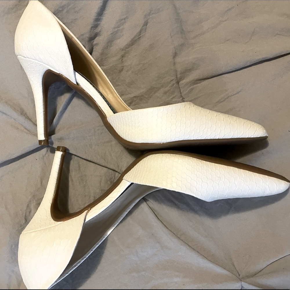 White Jessica Simpson Pumps